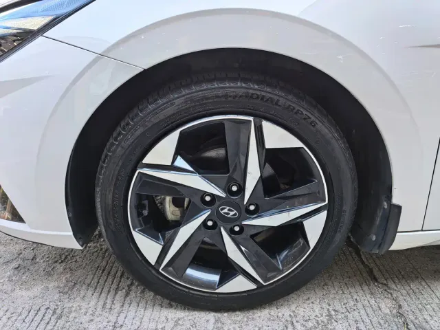Hyundai Elantra — Фото автомобиля 13