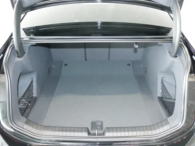 Audi A6L e-tron — Фото автомобиля 6