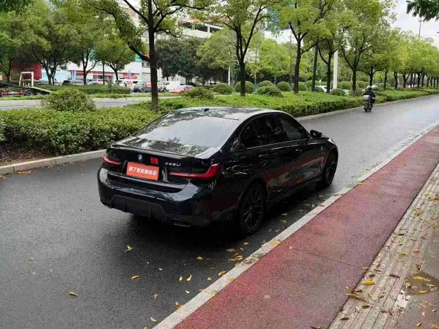 BMW 3 Series — Фото автомобиля 12