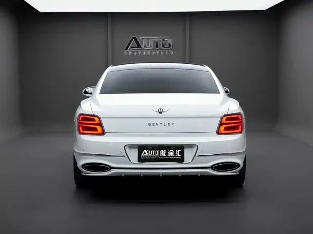 Bentley Flying Spur — Фото автомобиля 4