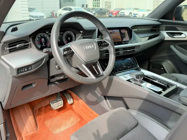 Audi Q6 — Фото автомобиля 11