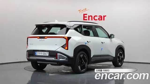 Kia Seltos Seltos 2 поколение Бензин 1.6T 4WD — Фото автомобиля 2