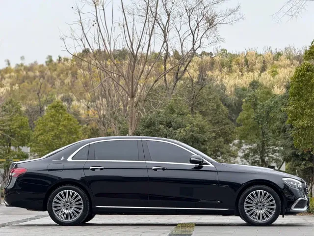Mercedes-Benz E-Class — Фото автомобиля 6