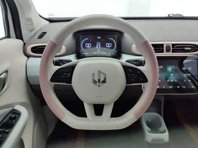 Leapmotor T03 — Фото автомобиля 15