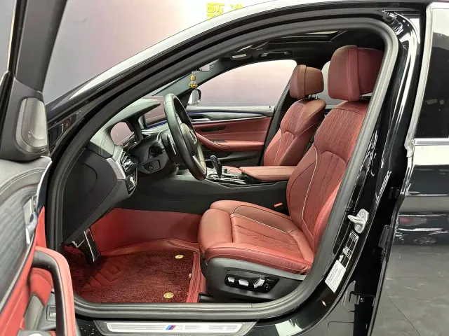 BMW 5 Series — Фото автомобиля 3