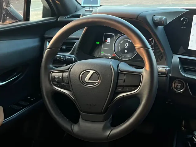 Lexus UX — Фото автомобиля 11