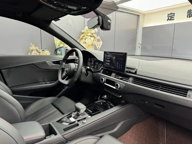 Audi A4L — Фото автомобиля 7
