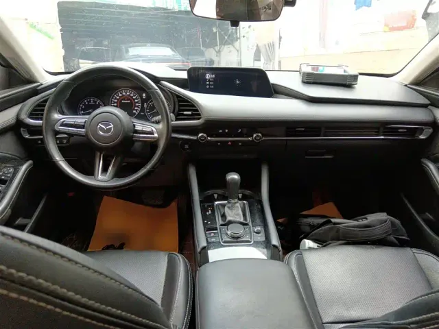 Mazda Axela — Фото автомобиля 5