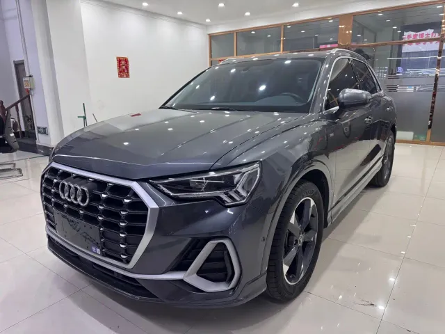 Фотография автомобиля — Audi Q3