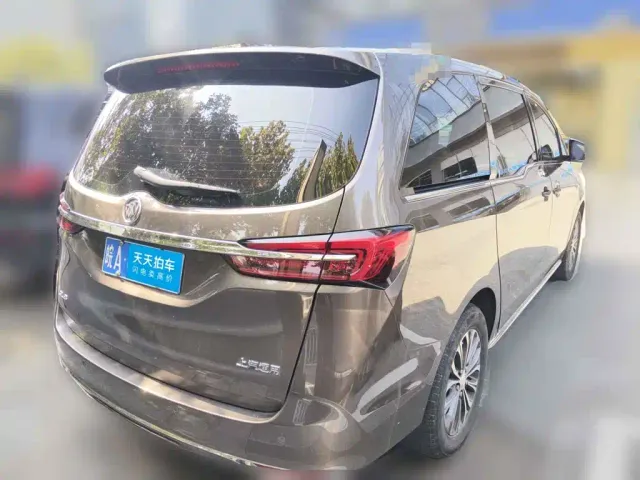 Buick GL8 — Фото автомобиля 2