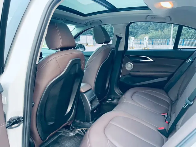 BMW 1 Series — Фото автомобиля 12