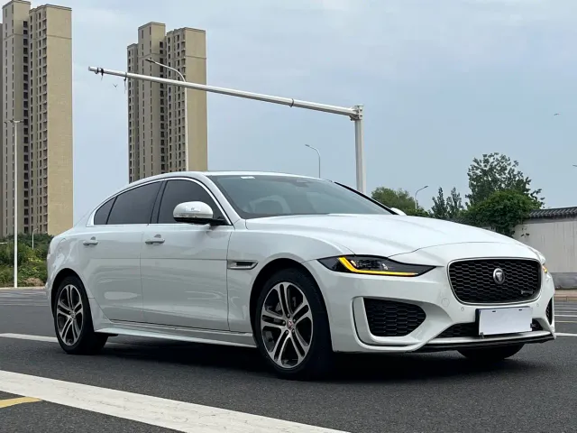 Jaguar XEL — Фото автомобиля 3