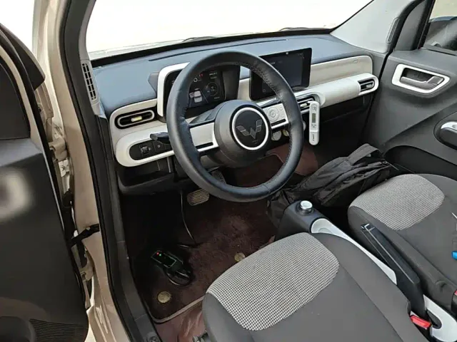 Wuling Motors Hongguang MINIEV 2024 3rd Gen 215km Advanced — Фото автомобиля 9