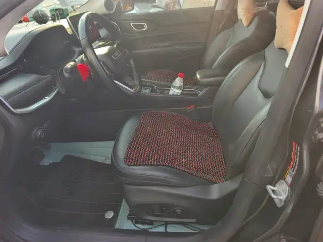 Jeep Compass — Фото автомобиля 9