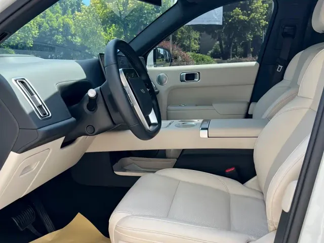 Li Auto L7 — Фото автомобиля 4