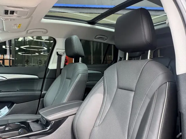 Buick Envision Plus — Фото автомобиля 10