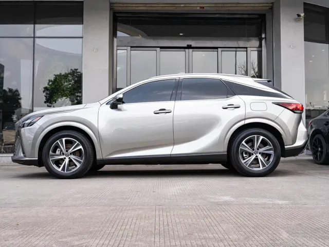 Lexus RX — Фото автомобиля 4