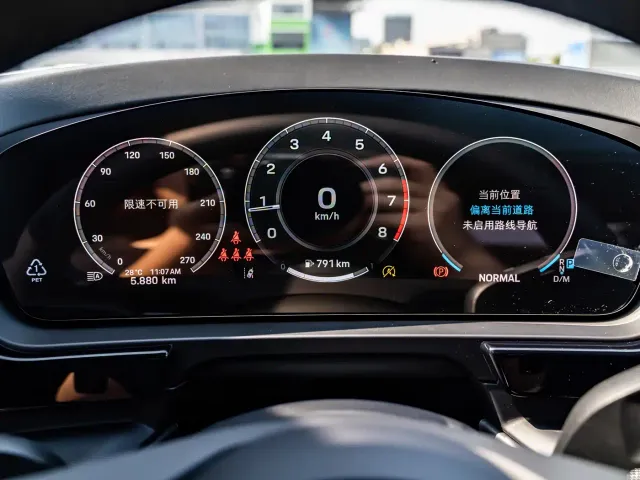 Porsche Cayenne — Фото автомобиля 24