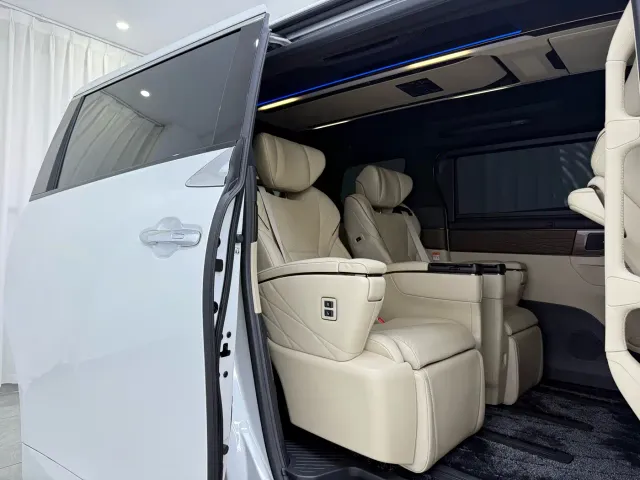 Toyota Vellfire — Фото автомобиля 14