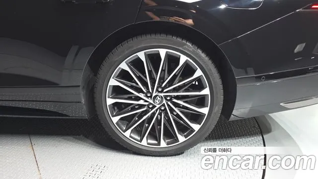 Hyundai Grandeur GN7 — Фото автомобиля 6