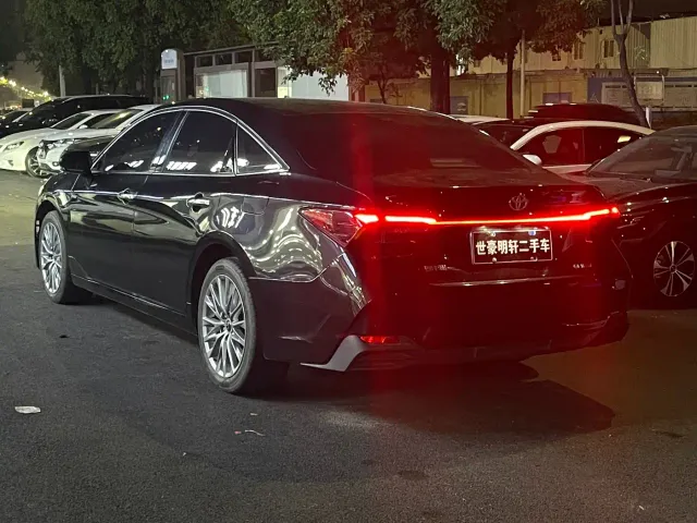 Toyota Avalon — Фото автомобиля 7