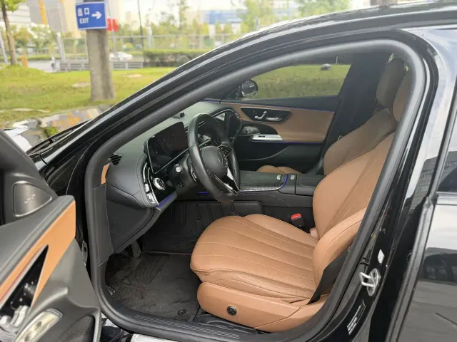 Mercedes-Benz E-Class — Фото автомобиля 16