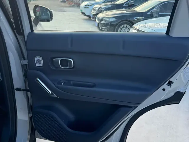 Leapmotor A10 — Фото автомобиля 11