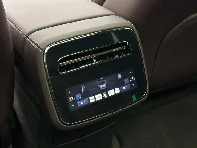 Denza Z9GT — Фото автомобиля 19