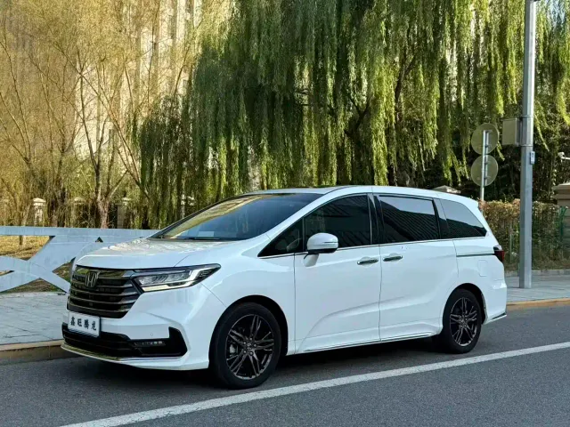Фотография автомобиля — Honda Odyssey