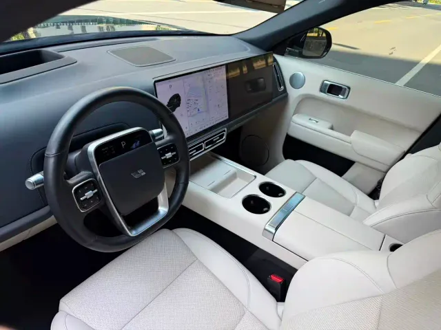 Li Auto L9 — Фото автомобиля 3