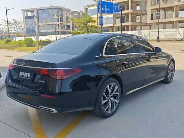 Mercedes-Benz E-Class — Фото автомобиля 10