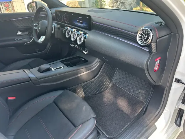 Mercedes-Benz A-Class — Фото автомобиля 16