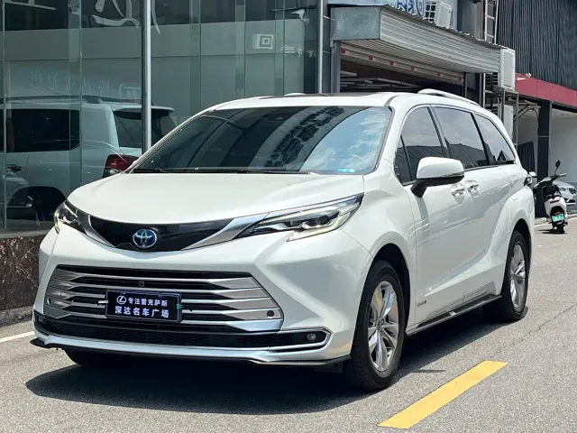 Фотография автомобиля — Toyota Sienna