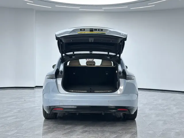 Nio ET5 Touring — Фото автомобиля 10