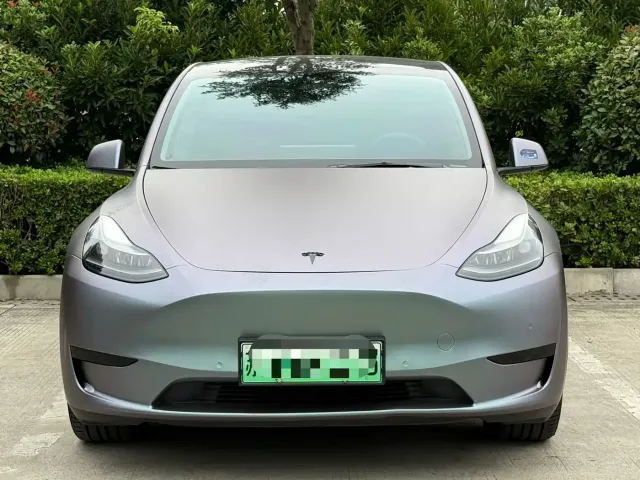 Tesla Model Y — Фото автомобиля 2