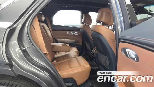 Genesis GV70 — Фото автомобиля 12