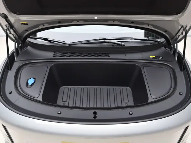 Li Auto i6 — Фото автомобиля 9