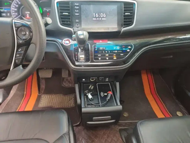Honda Odyssey — Фото автомобиля 13
