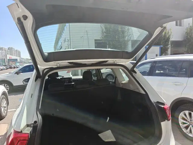 Volkswagen Tiguan L — Фото автомобиля 18