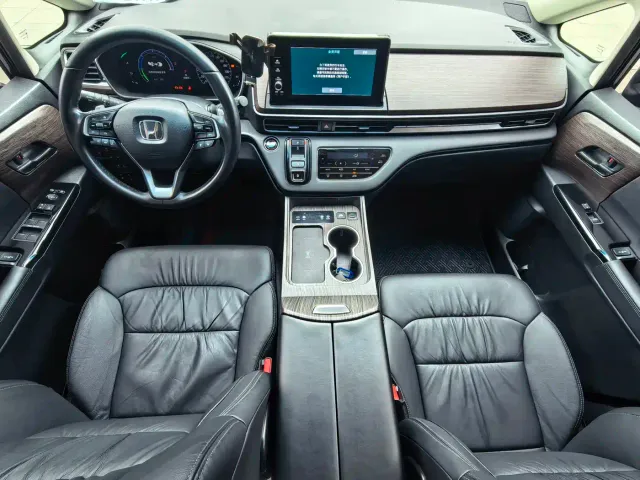 Honda Odyssey — Фото автомобиля 9