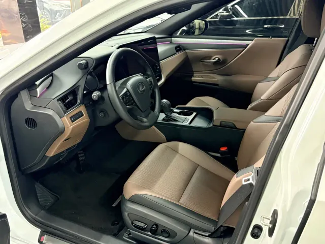 Lexus ES — Фото автомобиля 7