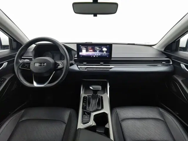 Geely Emgrand — Фото автомобиля 5