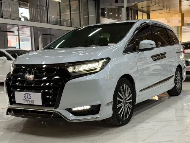 Honda Elysion — Фото автомобиля 3