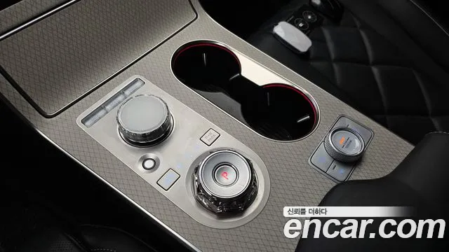 Genesis GV80 — Фото автомобиля 12