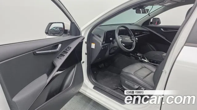 Kia Niro — Фото автомобиля 15