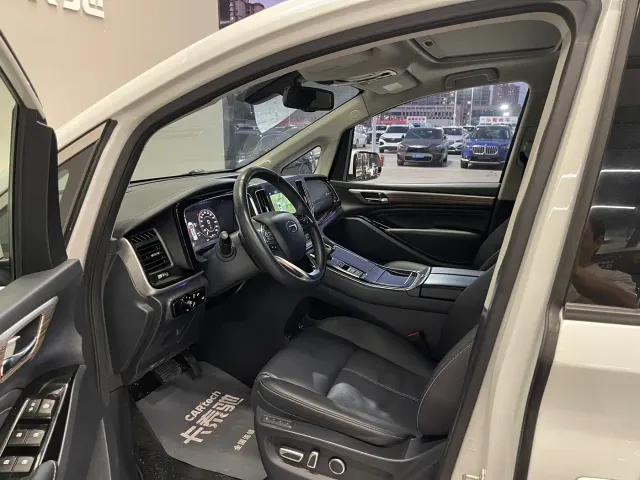 GAC Trumpchi M8 — Фото автомобиля 9