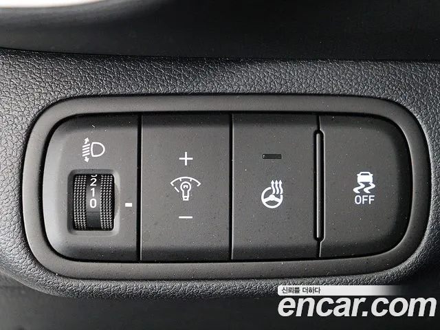 Hyundai Venue — Фото автомобиля 18