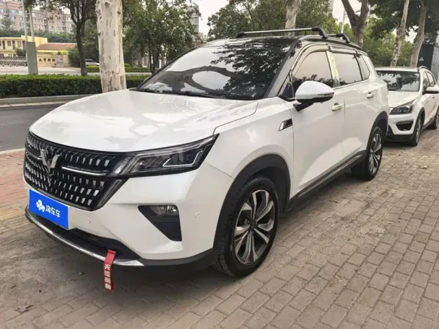 Фотография автомобиля — Wuling Asta