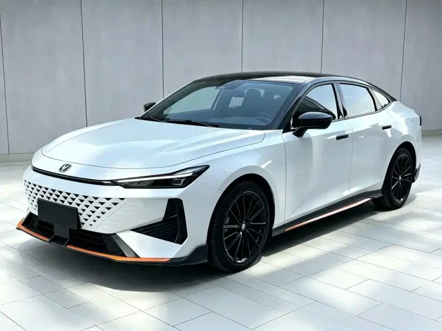 Фотография автомобиля — Changan UNI-V