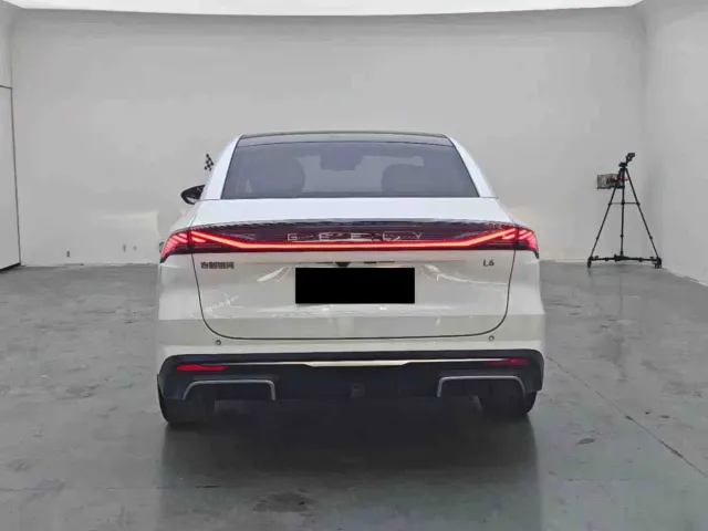 Geely Galaxy L6 — Фото автомобиля 8